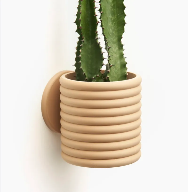Root3d wall-mounted planter